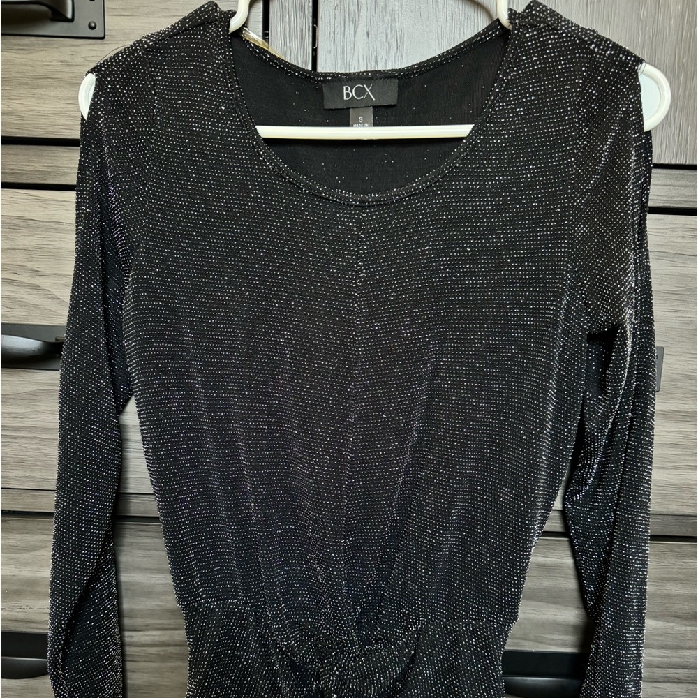 NWOT BCX SPLIT SLEEVE BLACK DRESS SHIRT
